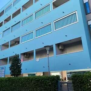 https://isola-clara.hotelinveneto.com